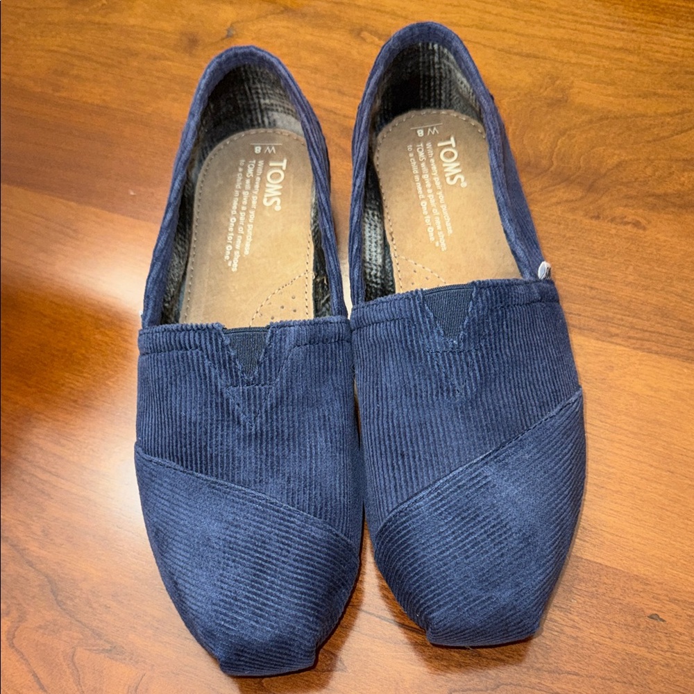 NEW Never Worn TOMS Women’s Blue Corduroy Loafers, Size 8